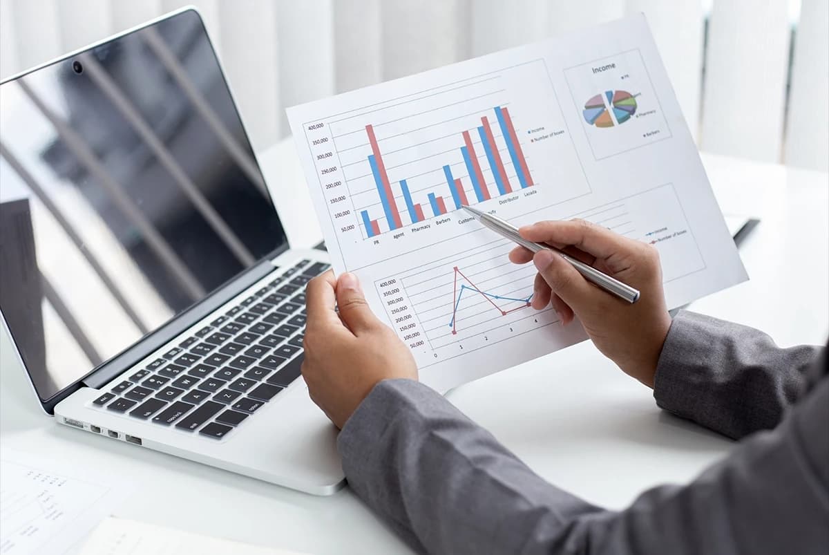 اوراق تبعی چیست؟ بررسی انواع، شرایط و کاربرد اوراق اختیار فروش و خرید تبعی